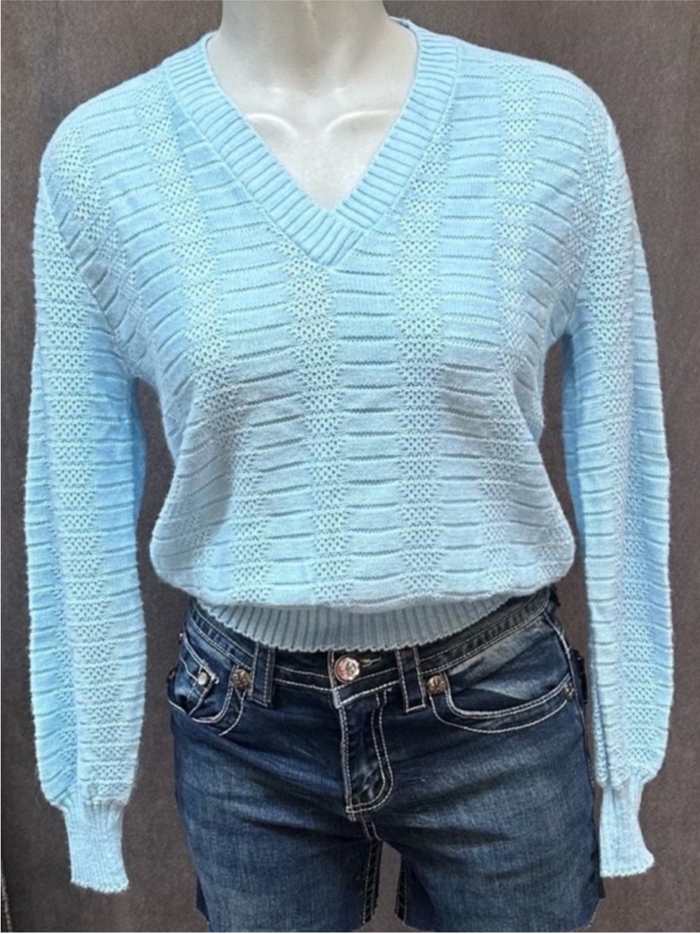 Vintage blue V neck sweater textured 80s